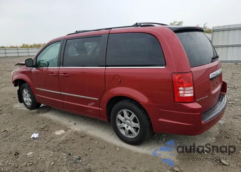 2010 Chrysler Town & Country Touring из США, поврежденный, VIN 2A4RR5D13AR151607
